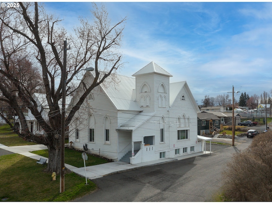 402 E Main St, Weston, OR 97886 - photo 1