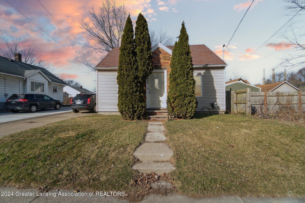 1008 W Mt Hope, Lansing, MI 48910 - photo 1