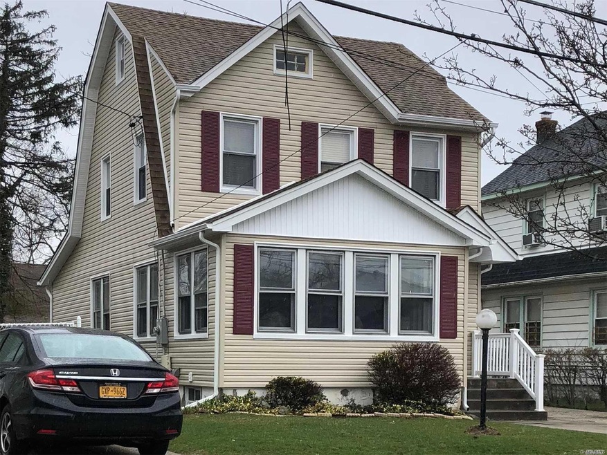 111 Cedar Rd, West Hempstead, NY 11552 - photo 1