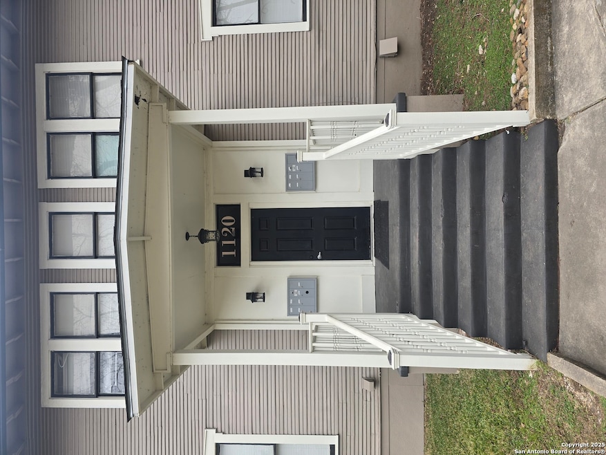 1120 W Woodlawn Ave unit 6, San Antonio, TX 78201 - photo 1