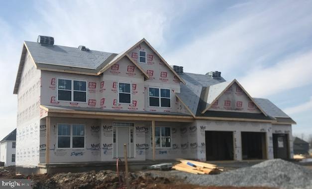 414 Winchester Dr, Chambersburg, PA 17202 - photo 1