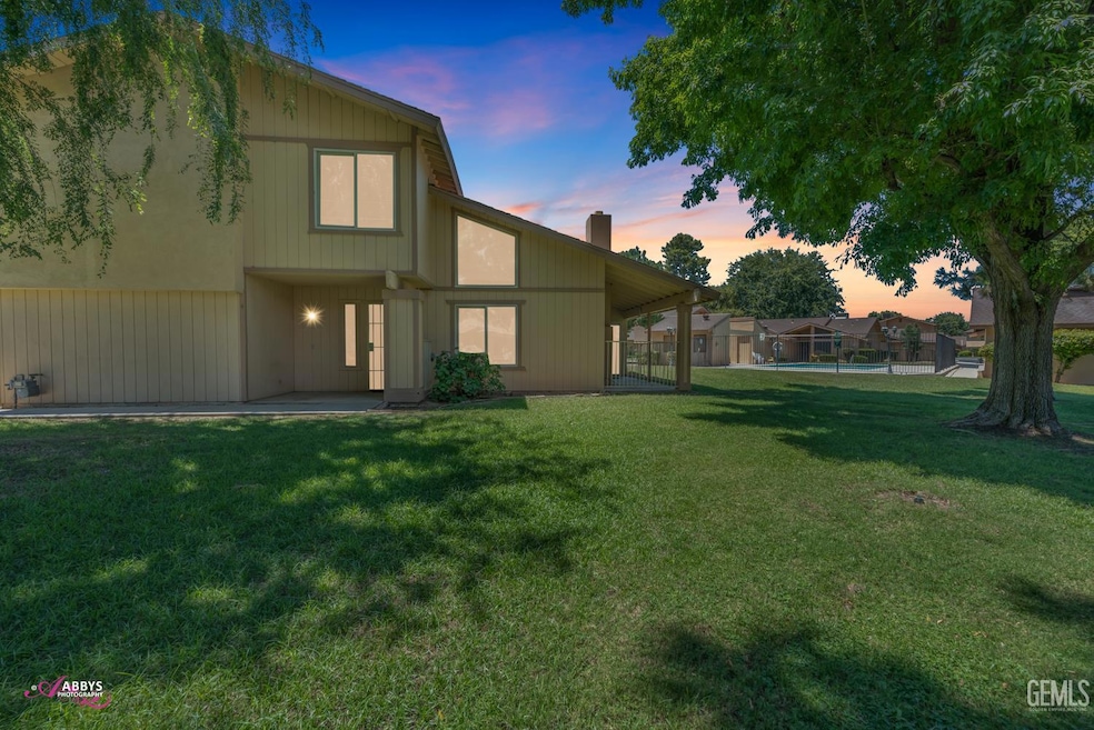 1000 Olive Dr unit 4, Bakersfield, CA 93308 - photo 1