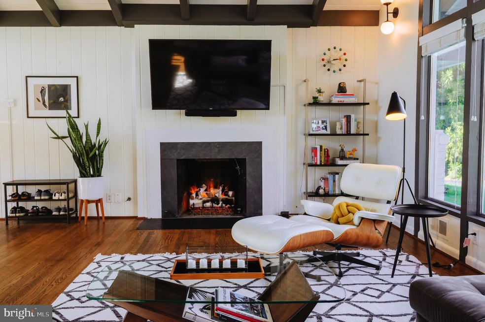 6501 Kerns Ct, Falls Church, VA 22044 - photo 1