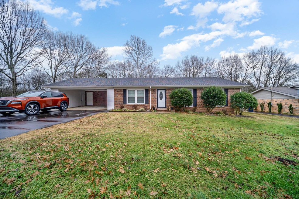 1310 Wesley St, Shelbyville, TN 37160 - photo 1