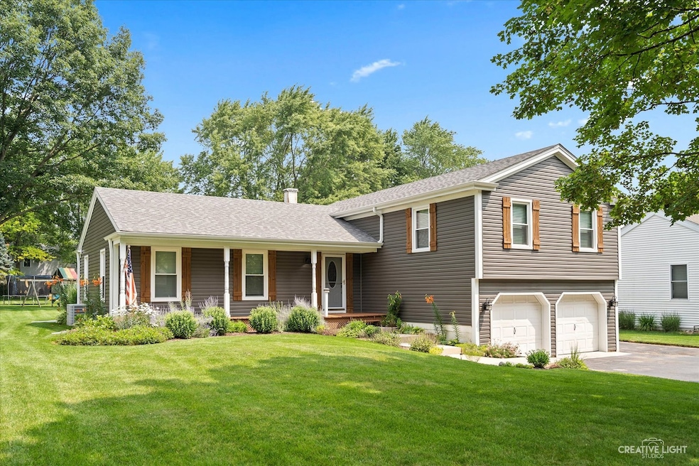 1051 Cardinal Ct, Batavia, IL 60510 - photo 1