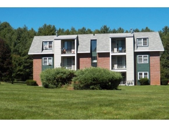 4 Knights Bridge Dr unit UI205, Nashua, NH 03063 - photo 1