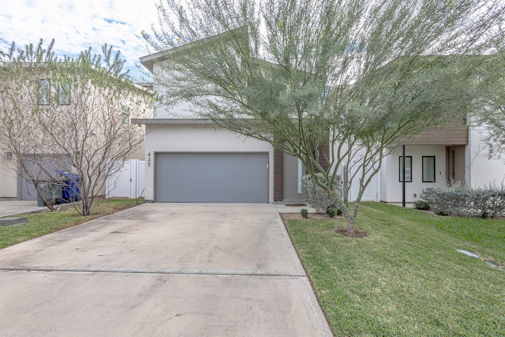 423 Deer Path Loop, Laredo, TX 78045 - photo 1