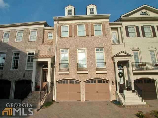Luxury Townhouse in sought-after gated community n