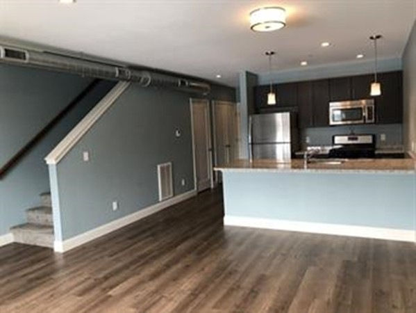 307 Main St unit 2, Woburn, MA 01801 - photo 1