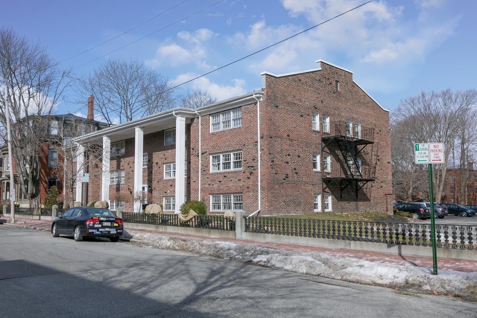 129 Pine St Portland ME 04102-large-028-