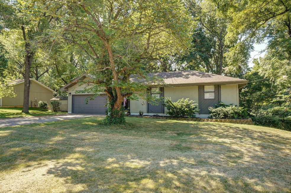 204 W Herndon Rd, Nixa, MO 65714 - photo 1