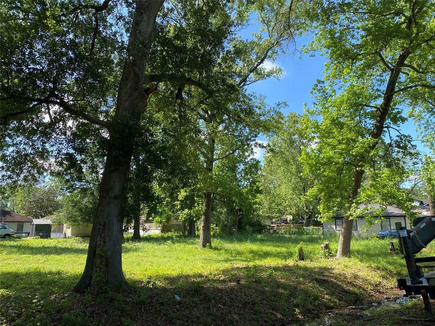 6800 Covington Dr, Houston, TX 77091 - photo 1