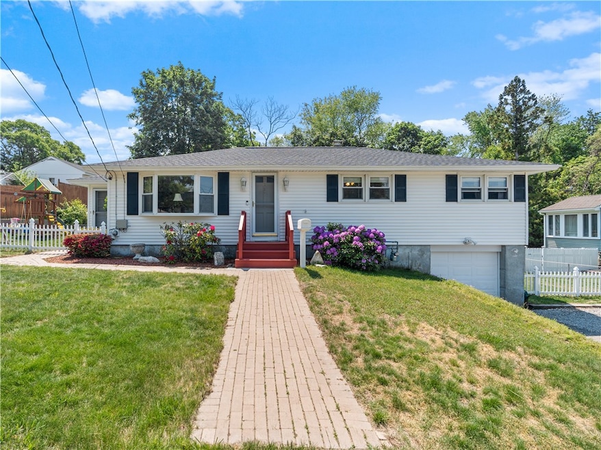 211 Getchell Ave, Woonsocket, RI 02895 - photo 1