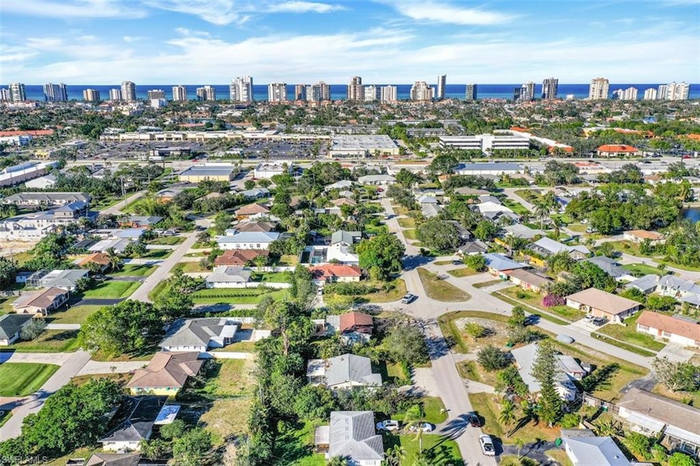 Close proximity to dining, Naples coastal beaches,
