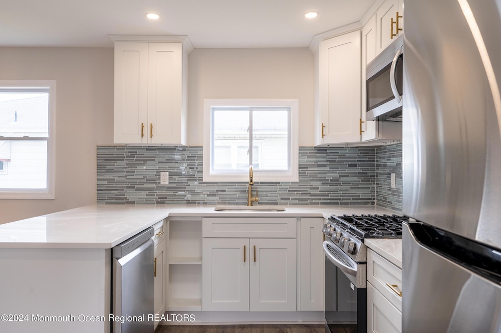 561 Jamaica Blvd, Toms River, NJ 08757 - photo 1