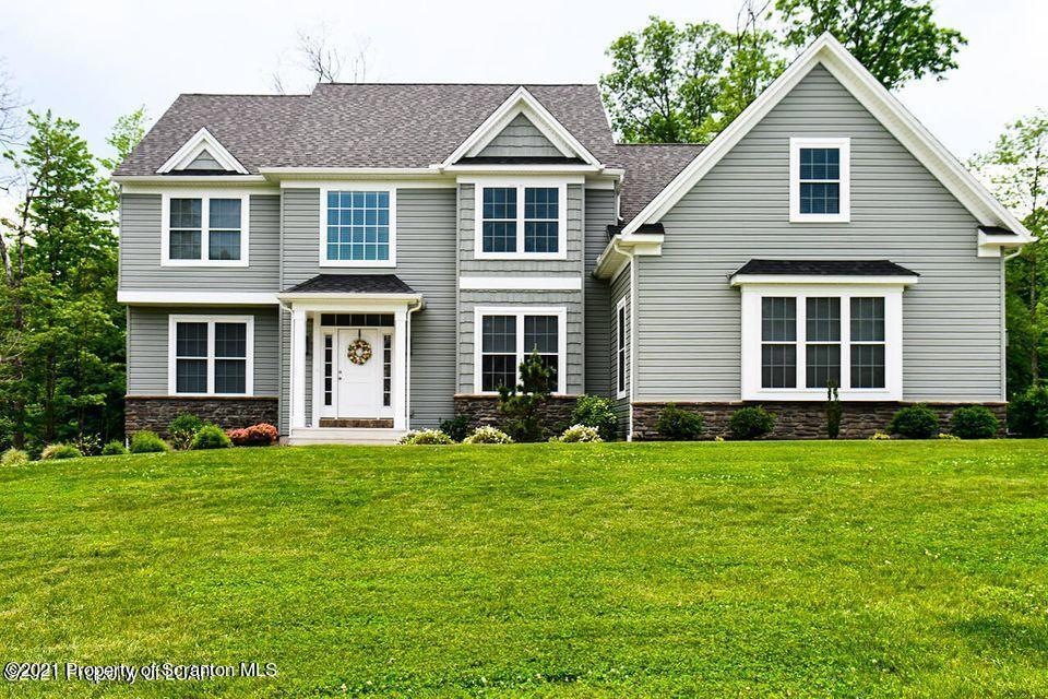 1145 Woodberry Dr, Mountain Top, PA 18707 - photo 1