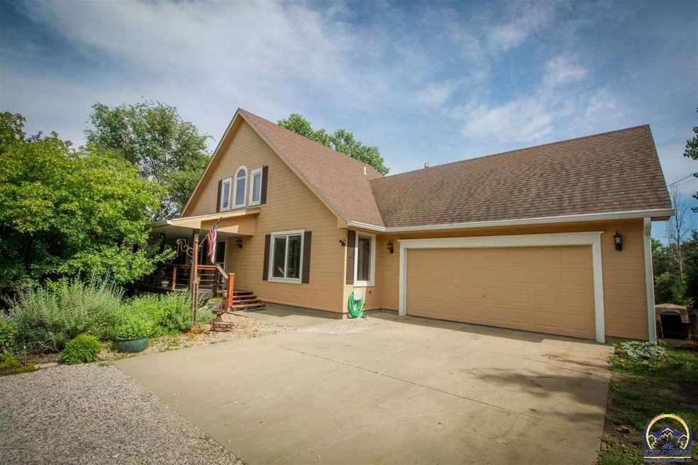 5745 SW 53rd St, Topeka, KS 66610 - photo 1