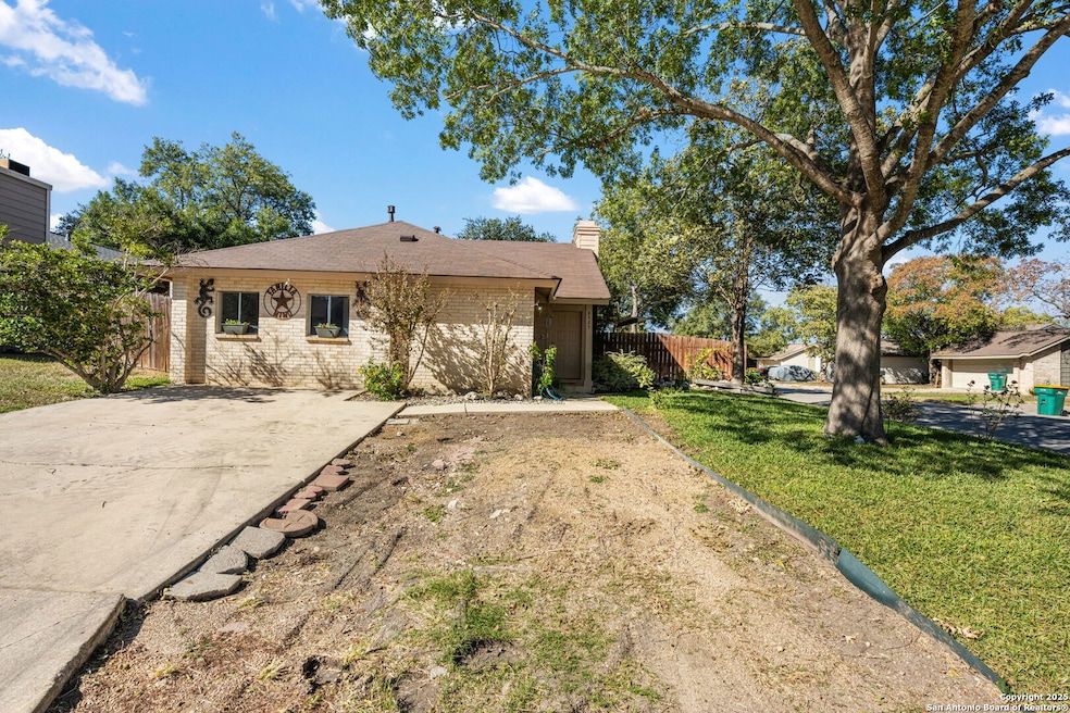 8423 Clear Meadow, Converse, TX 78109 - photo 1