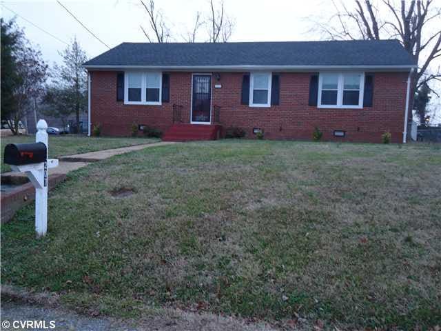 Exterior Front - 1280 sq ft  brick rancher on a .3