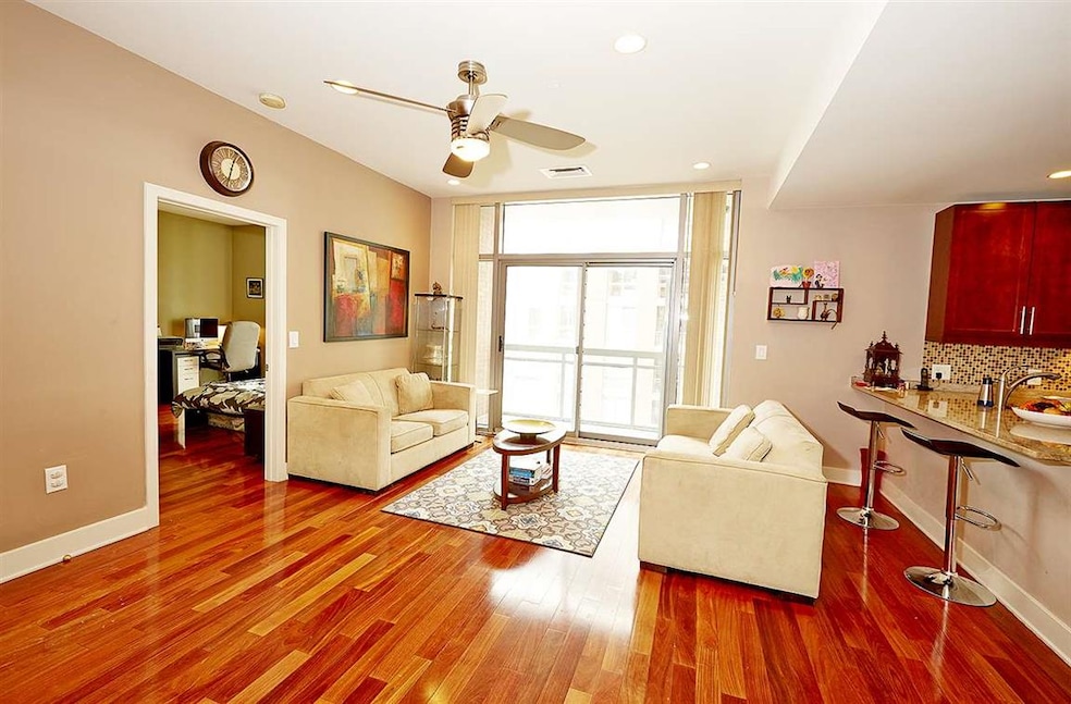 Gull's Cove unit 1214, Jersey City, NJ 07302 - photo 1