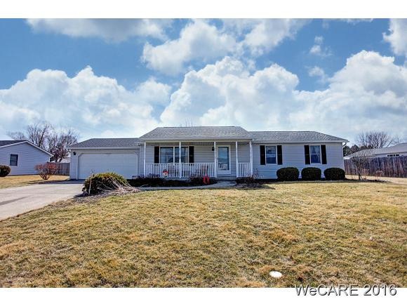 311 Dogwood Dr, Wapakoneta, OH 45895 - photo 1