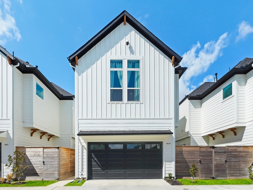 8934 Knoll Villas St, Houston, TX 77080 - photo 1