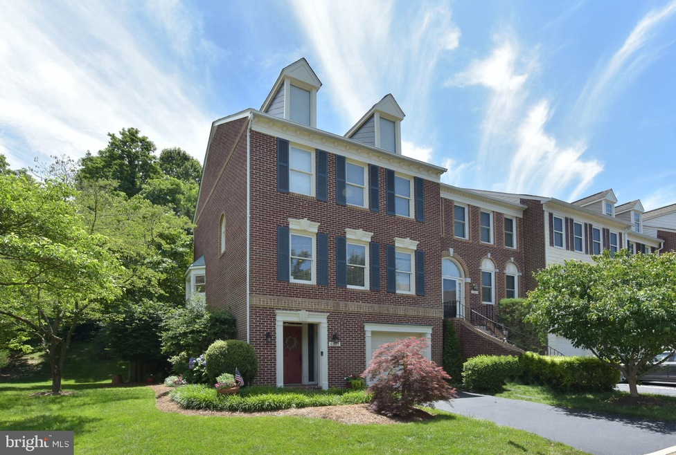 6801 Mclean Province Cir, Falls Church, VA 22043 - photo 1