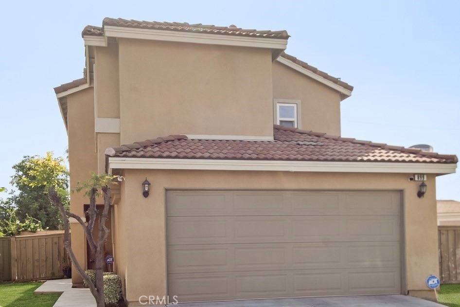 899 W Kemp Ct, Compton, CA 90220 - photo 1