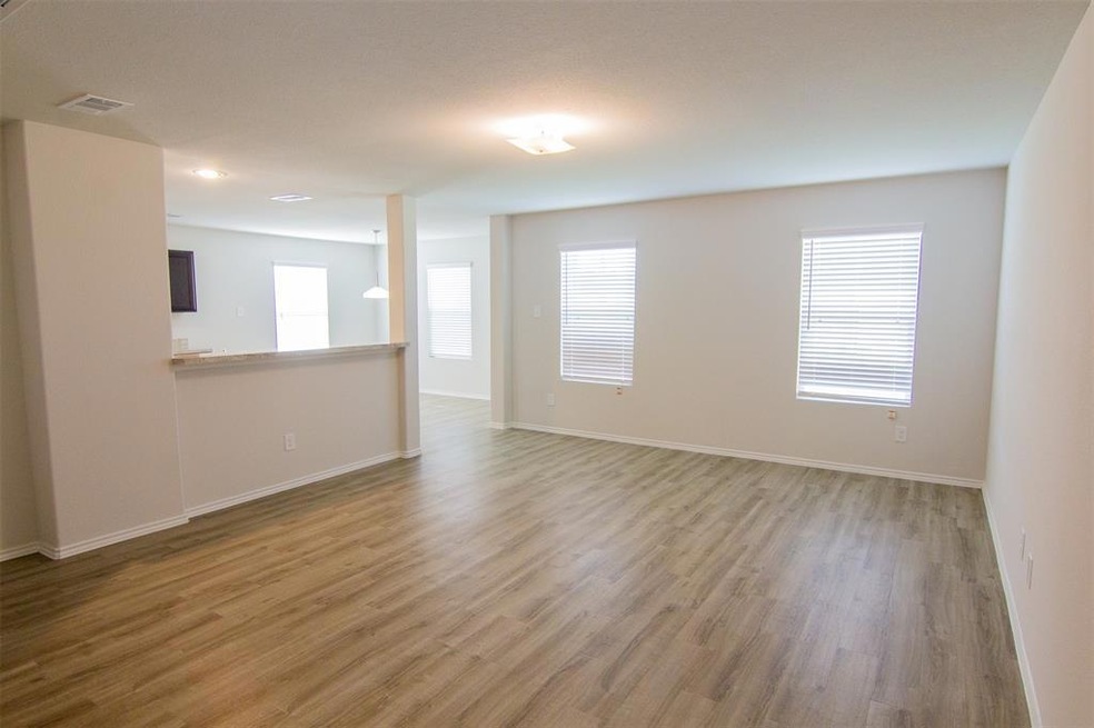 1412 Mark Ln, Ennis, TX 75119 - photo 1