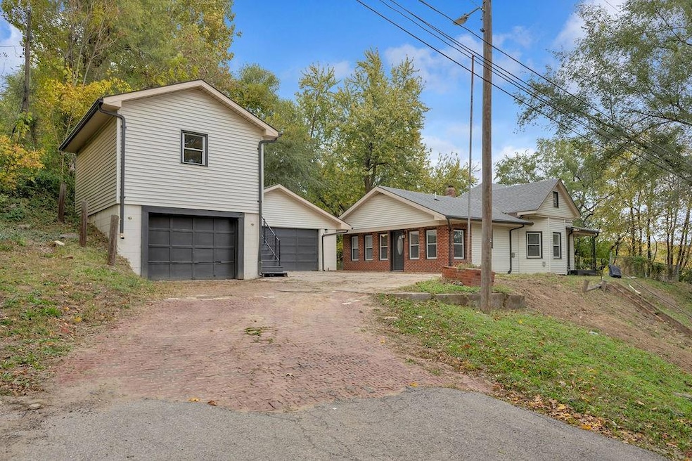 Pending $149,900 • Co-Listing Agent