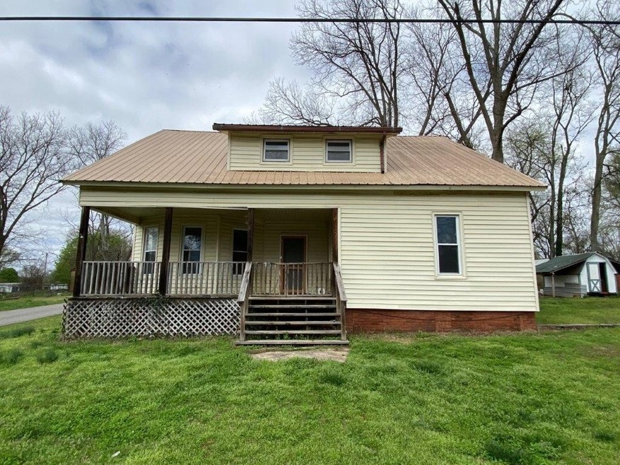 301 St, Decherd, TN 37324 MLS RTC2135204