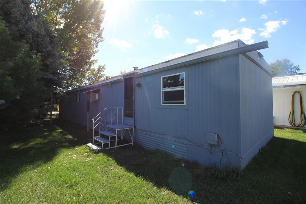 8 Commerce St, Holmen, WI 54636 - photo 1