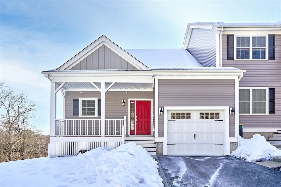 Sold $800,000 • Co-Listing Agent