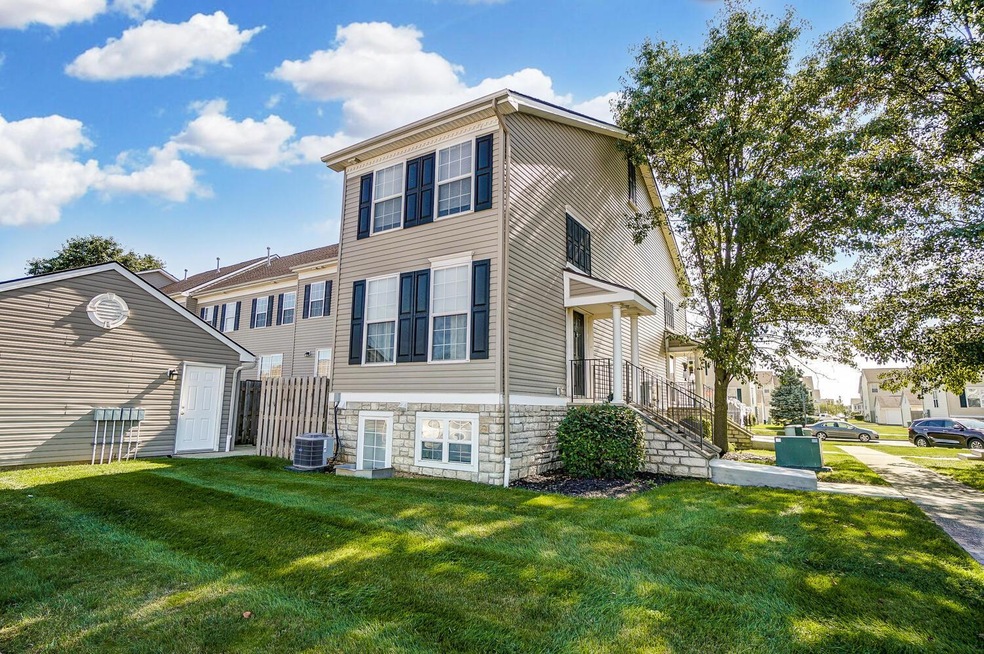 6512 Crab Apple Dr unit 11-651, Canal Winchester, OH 43110 - photo 1