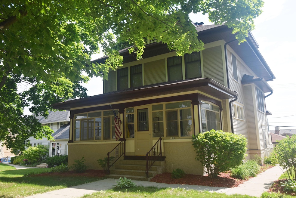 139 N 8th Ave, West Bend, WI 53095 - photo 1