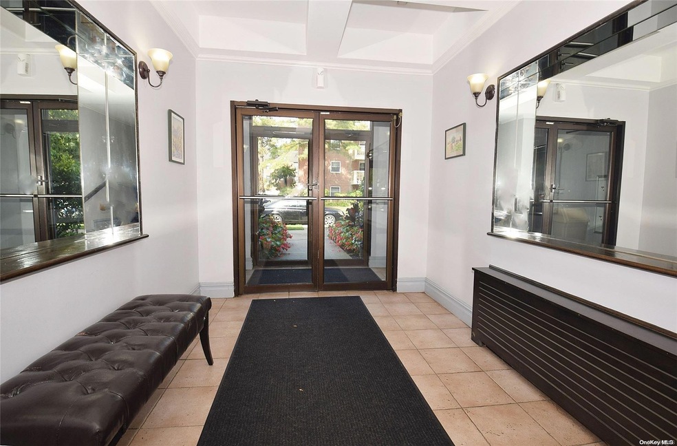 20 Hill Park Ave unit 3B, Great Neck, NY 11021 - photo 1