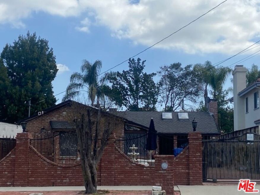 Sold $800,000 • Co-Listing Agent