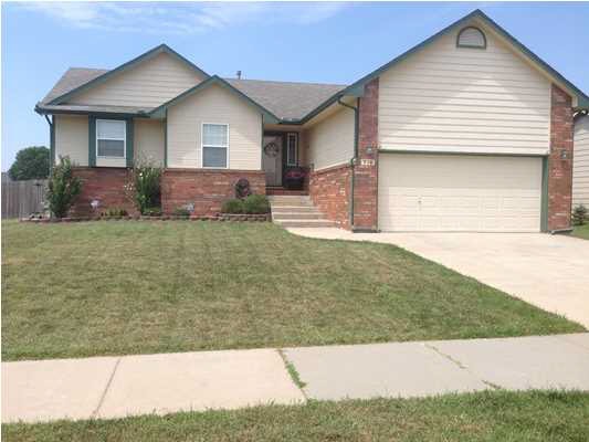 Don't miss out on this awesome 5BR Andover Central