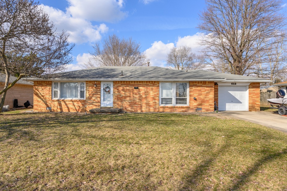 612 Collier St, Columbus, IN 47201 - photo 1