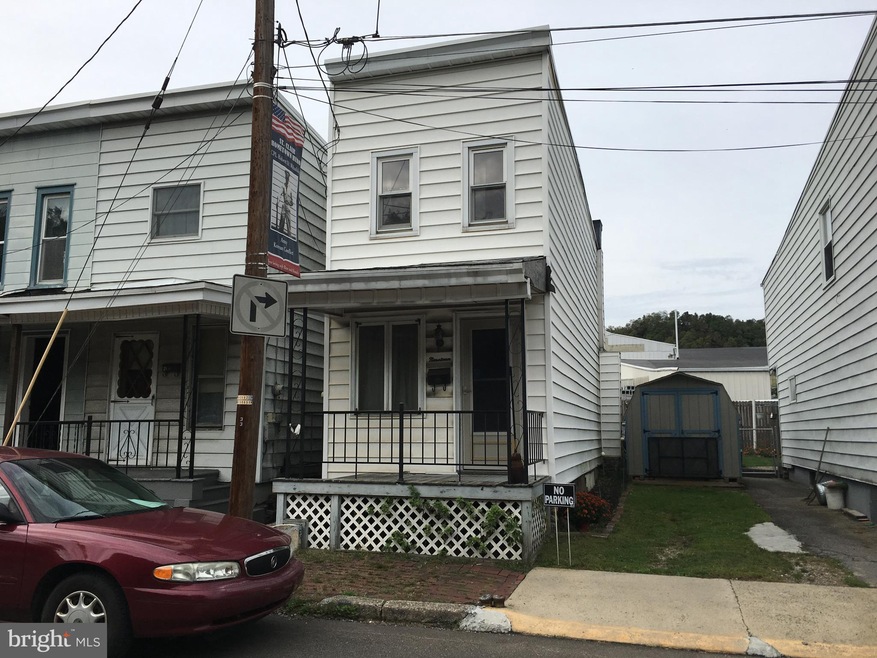 19 W Carroll St, Saint Clair, PA 17970 - photo 1