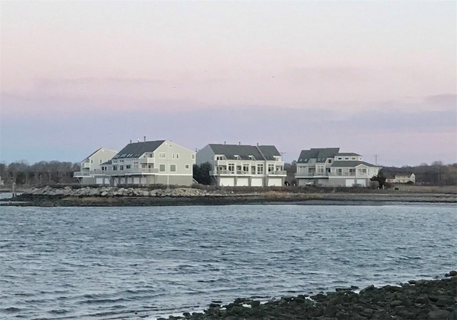 Welcome to beautiful Windmill Point...