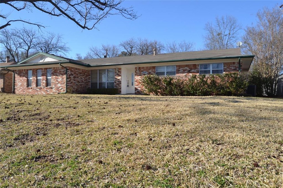 2915 Sidney Dr, Denison, TX 75020 - photo 1