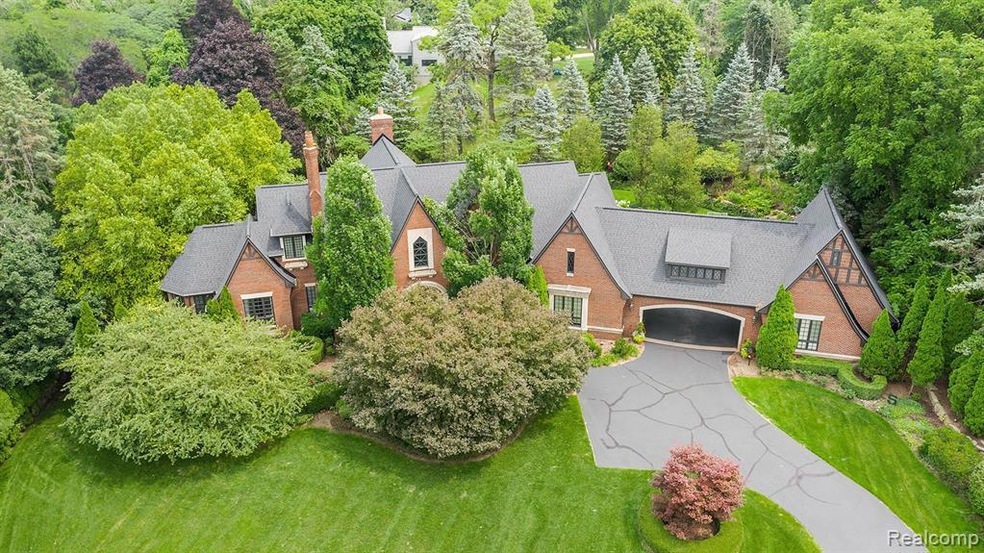 31280 Ramble Rd, Franklin, MI 48025 - photo 1