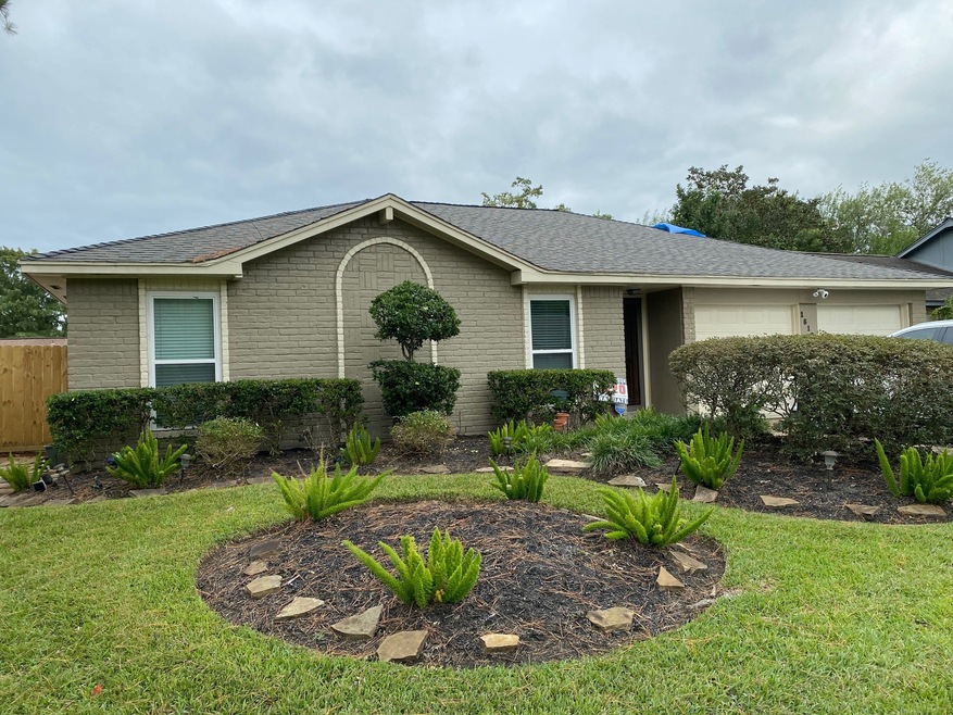 16107 Tibet Rd, Friendswood, TX 77546 - photo 1