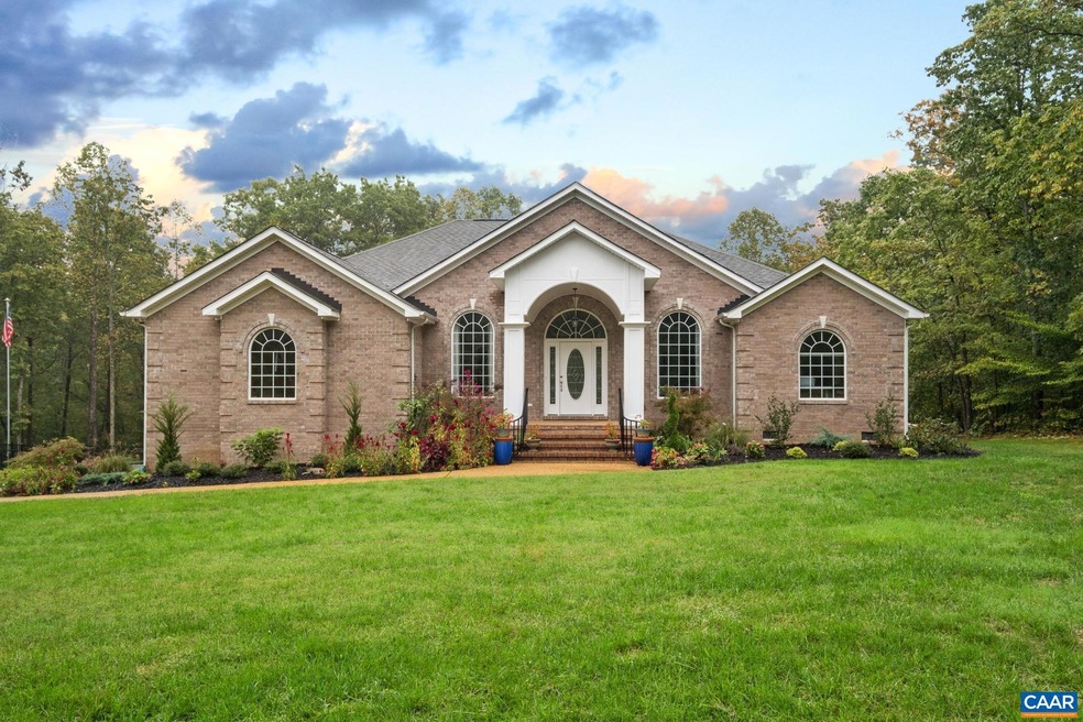 Welcome to 82 Creek Road, Louisa!  Property is nes