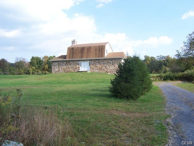 1074 Millheim Rd, Bath, PA 18014 - photo 1