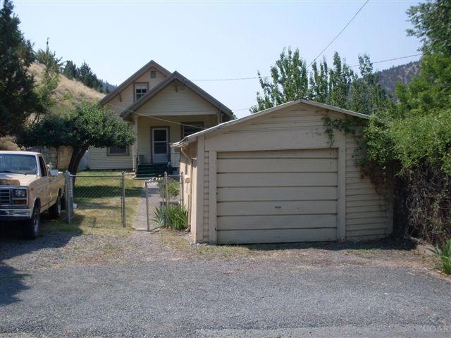 202 E Main St, Canyon City, OR 97820 - photo 1