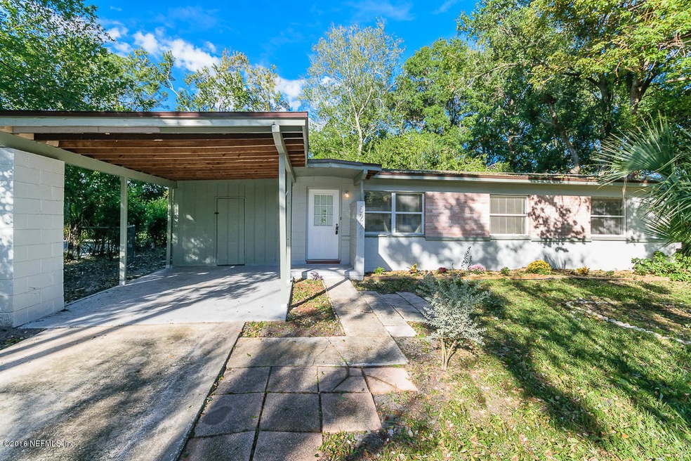 5226 Redstone Dr, Jacksonville, FL 32210 - photo 1