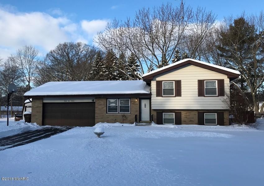 9516 Pine St, Bridgman, MI 49106 - photo 1