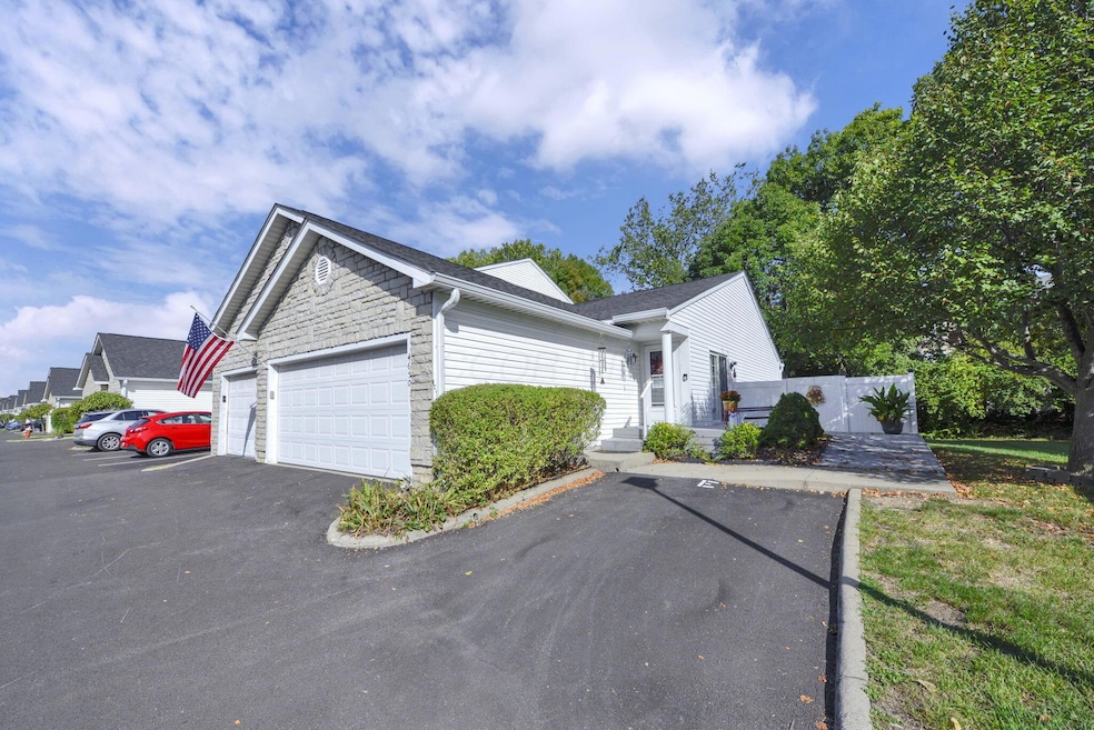 4650 Parrau Dr unit 67E, Columbus, OH 43228 - photo 1